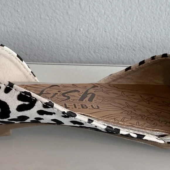 Malibu Blowfish Women's Leopard Print Flats - Picture 9 of 14